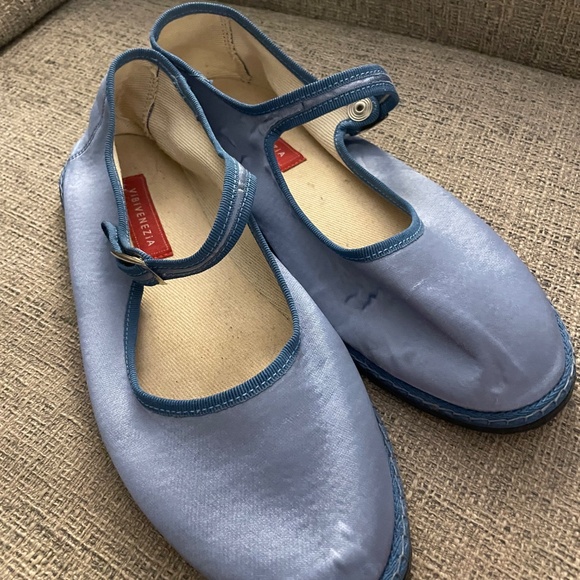 Vibi Venezia Mary-Janes - Picture 2 of 3